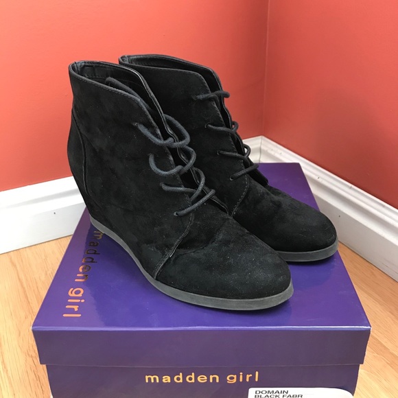 Madden Girl Wedge Suede Booties Black 9 - Picture 1 of 2